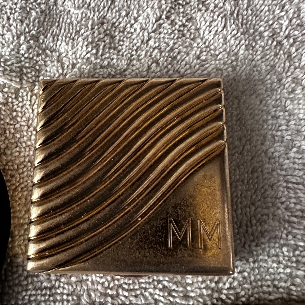 Estes Lauder The Golden Wave" Powder Compact Engraved "MM”.Beautiful!  Vintage